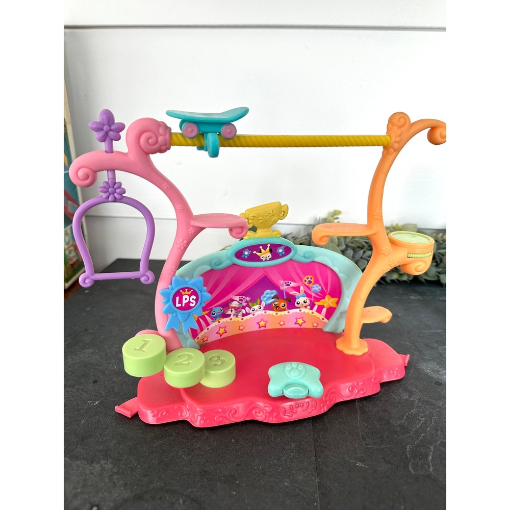 Littlest Pet Shop  Tricks N Talents playset 2006  LPS Hasbro